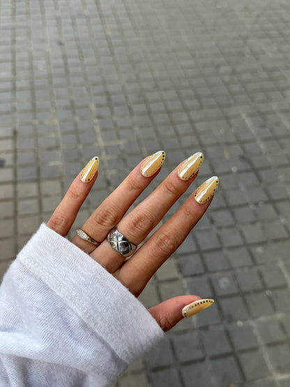 Disco Honey - handsy nails