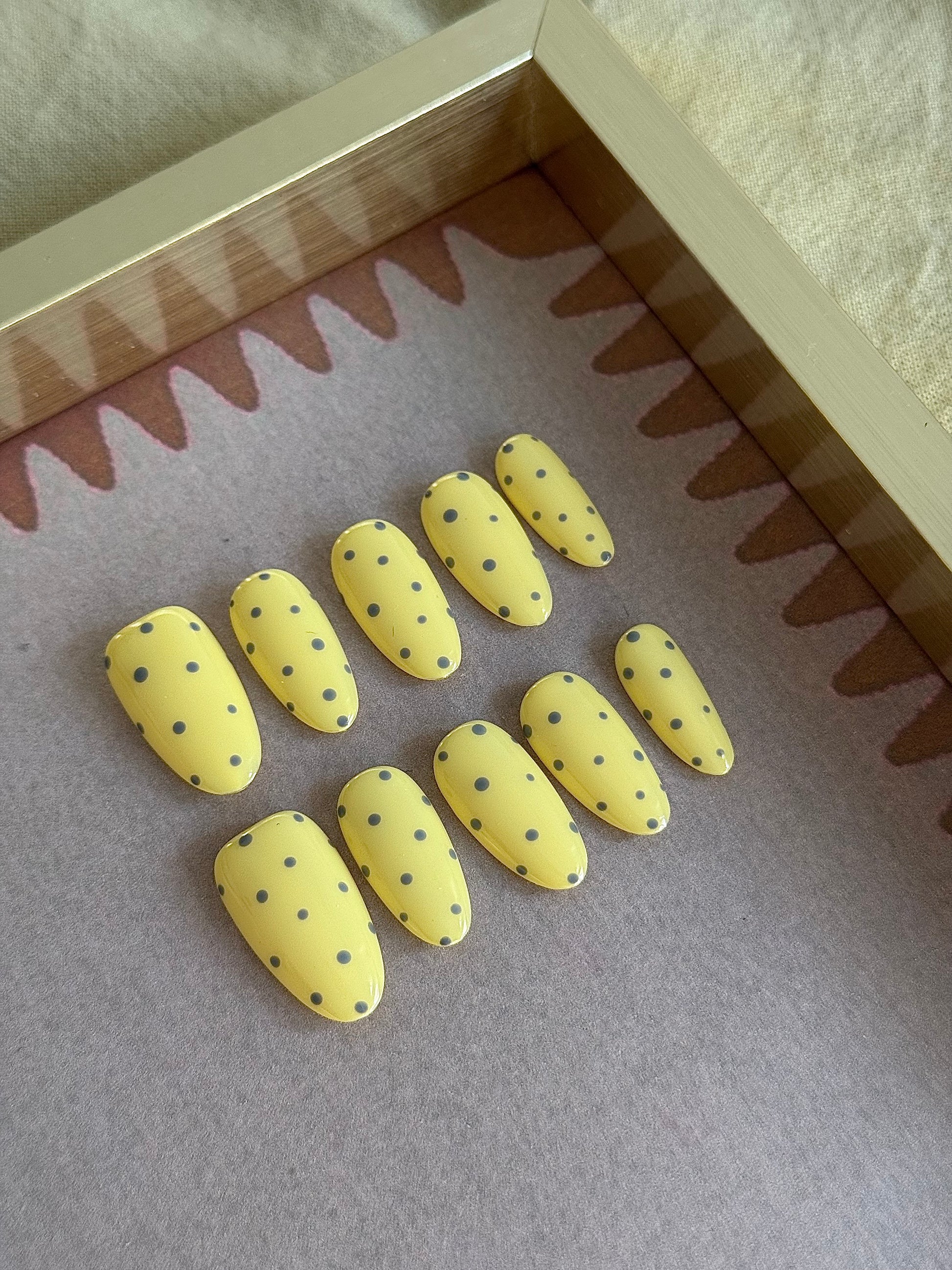 Lemonade - handsy nails