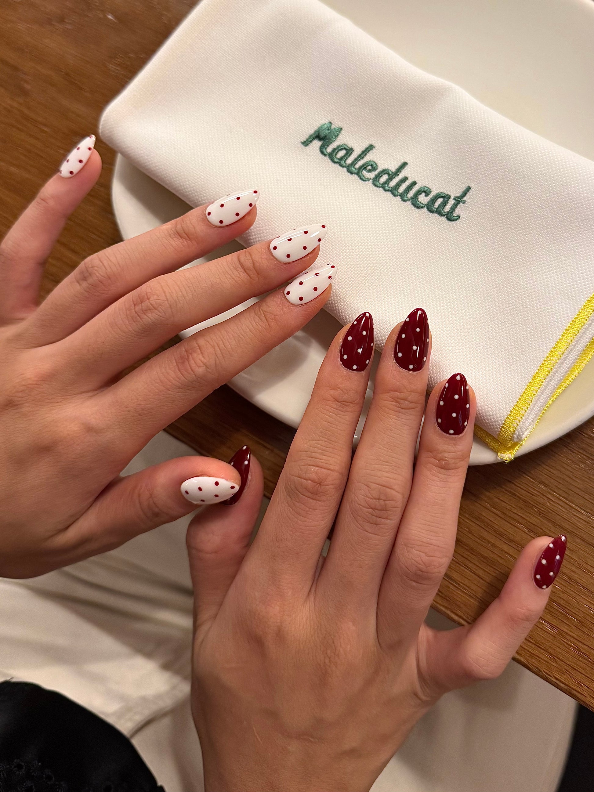 Polka Burgundy - handsy nails