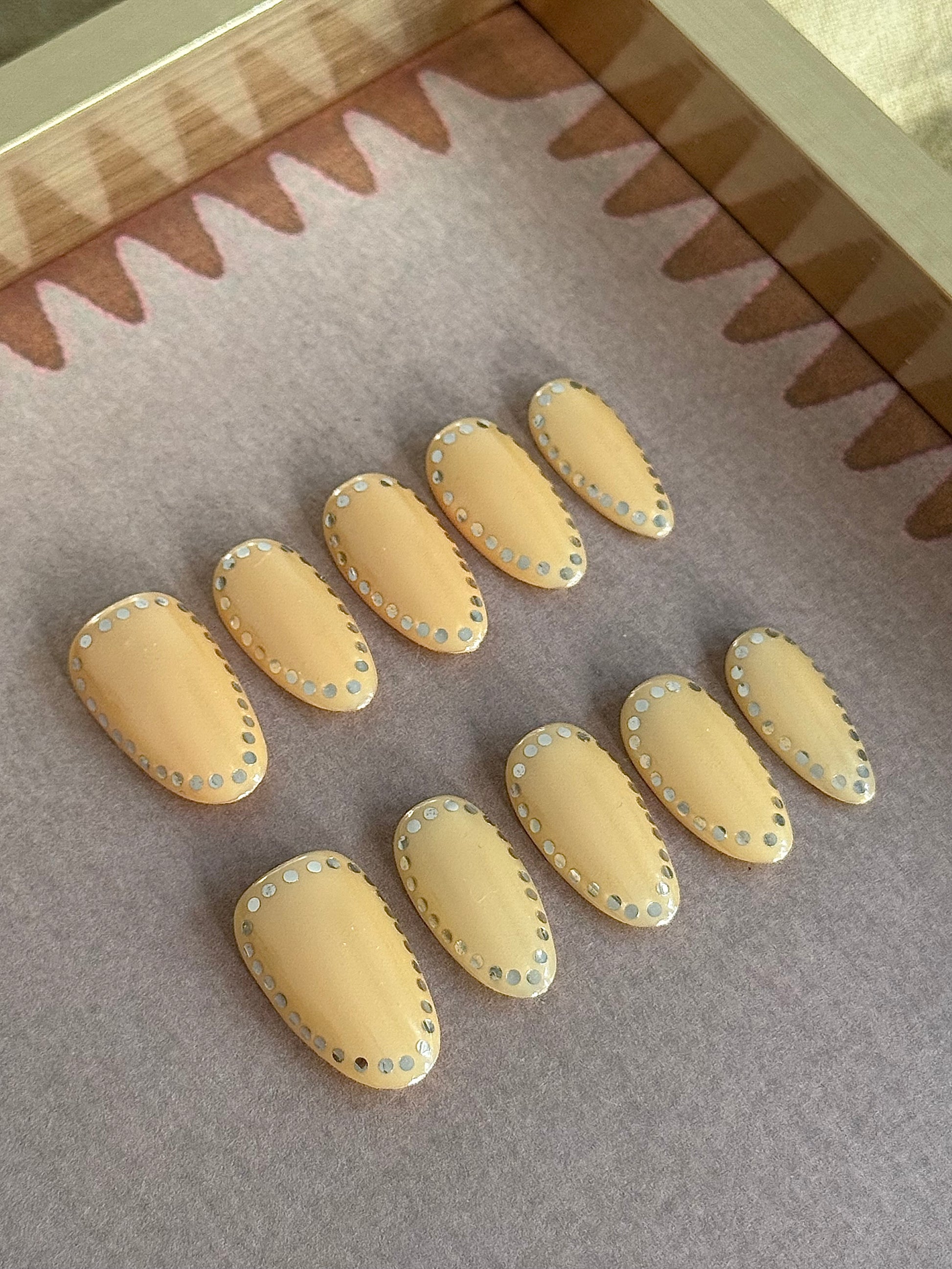 Disco Honey - handsy nails