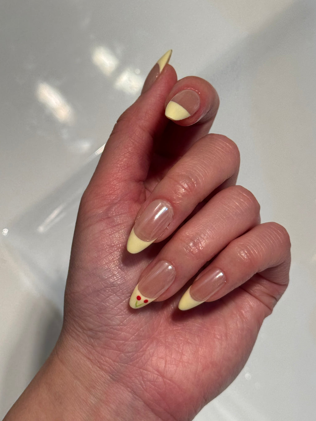 Cherry Vanilla - handsy nails