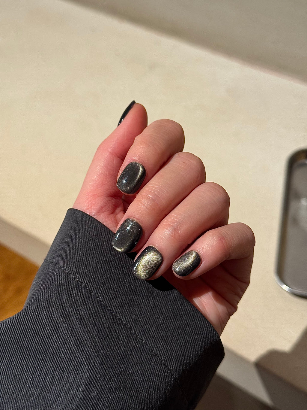 Shadow Short - handsy nails