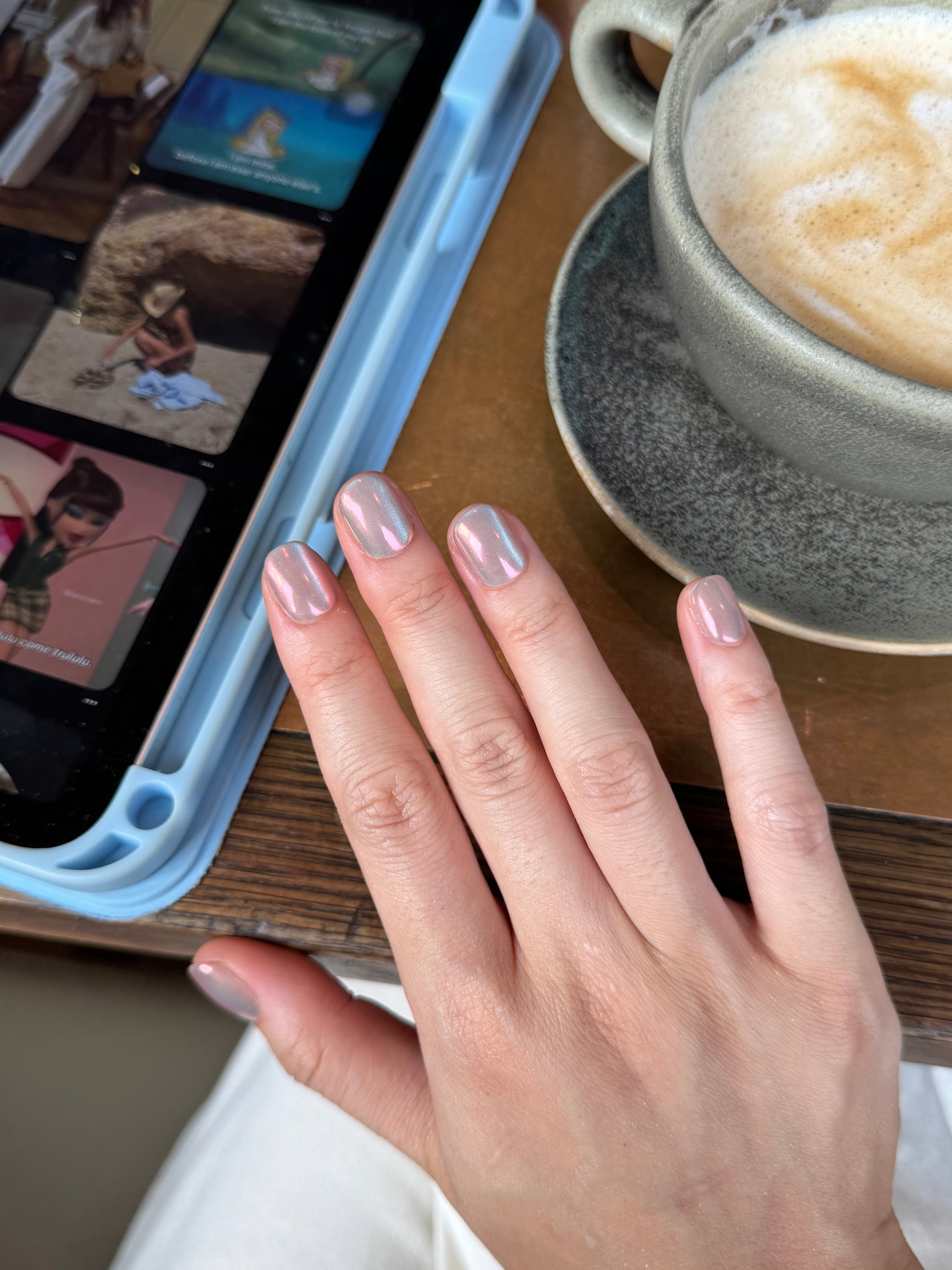 Cosmic Bubble - handsy nails